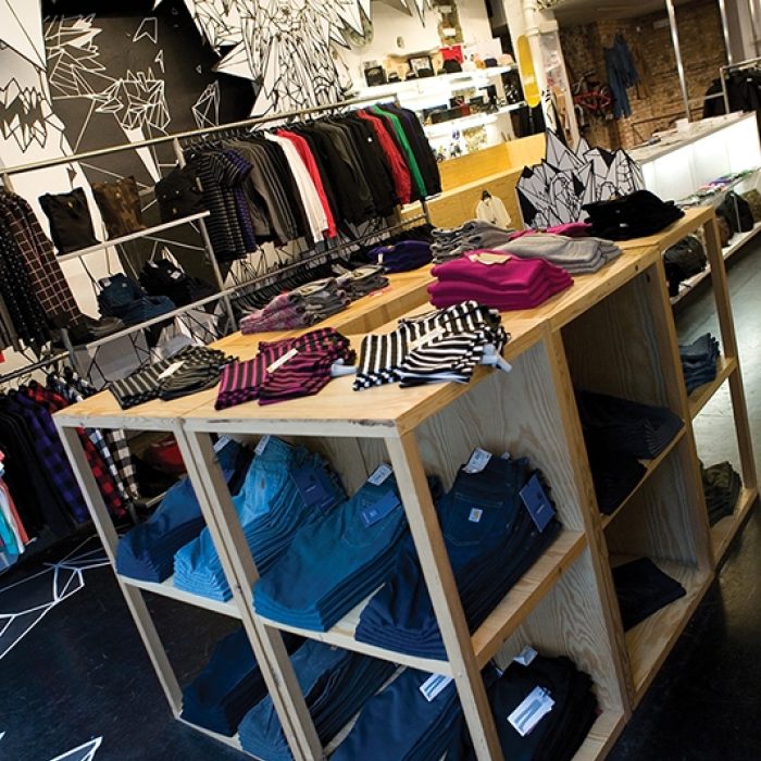 CARHARTT STORE 15 HIGH RES