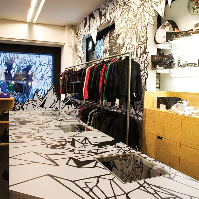 CARHARTT STORE 19 HIGH RES